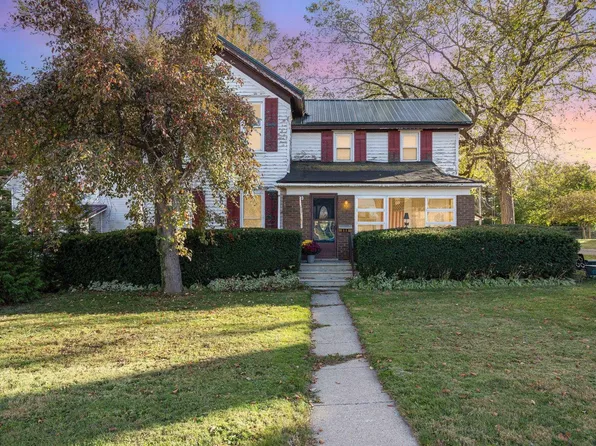 224 E Newark St, Ithaca, MI 48847