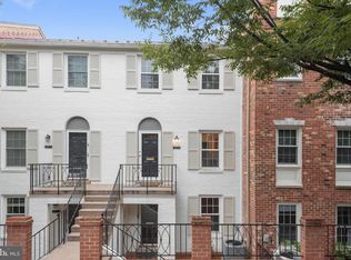 3287 Sutton Pl NW APT B, Washington, DC 20016