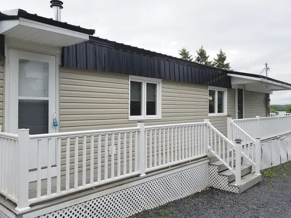 161 Lake Shore Rd #202, Madawaska, ME 04773