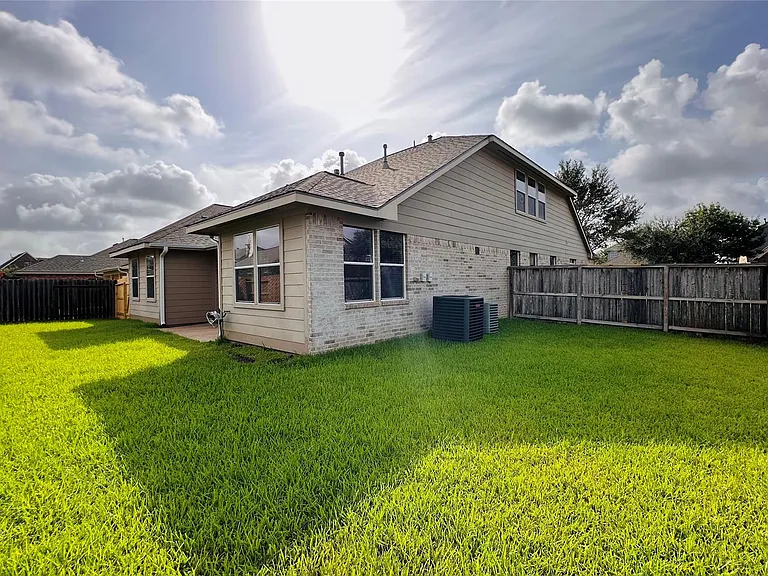 26114 Silver Timbers Ln — Photo 33