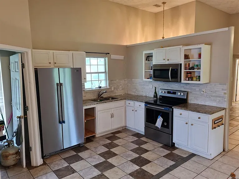 123 Meadowview Dr — Photo 5