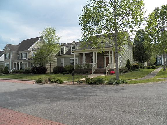 2nd image of 698 Traditions Dr #52