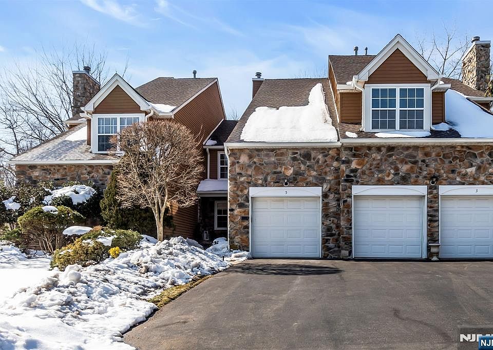 1st image of 5 S Hunter Rd N #2