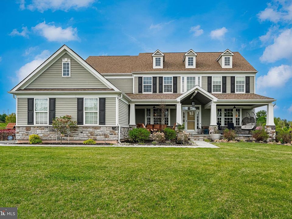 1st image of 425 Mercer Dr
