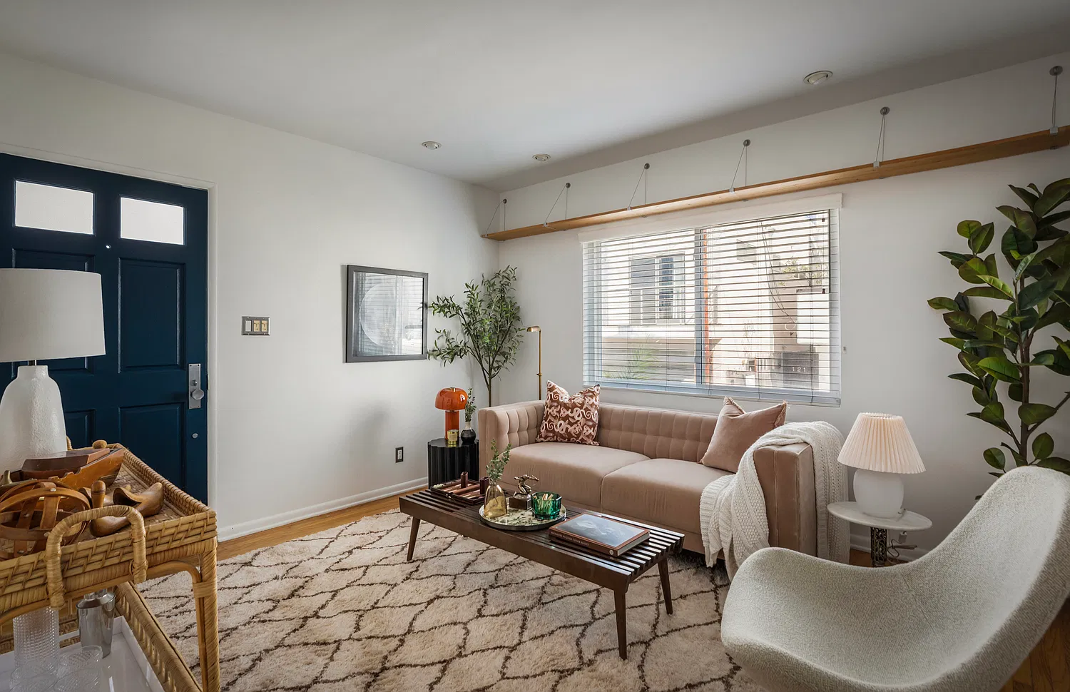 1 bed, 480 sqft, $3,300 — Photo 1