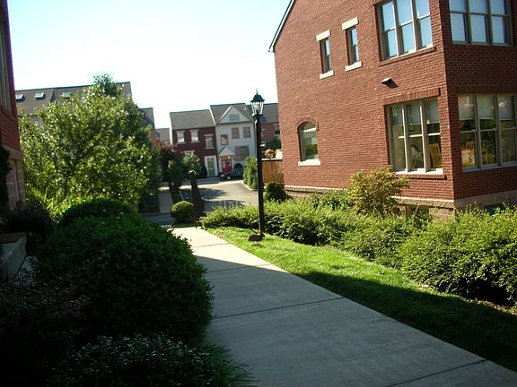 Front sidewalk to left