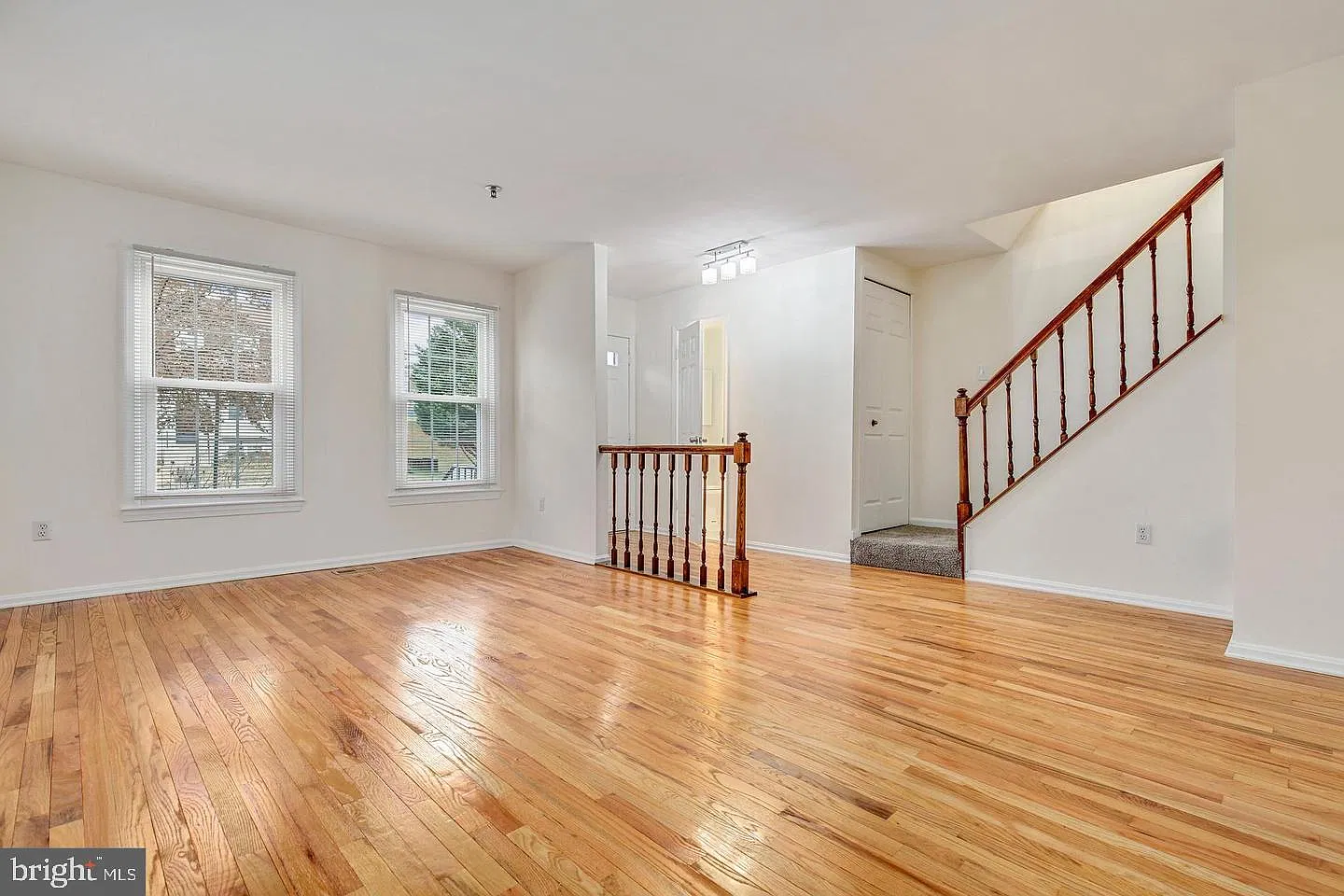 3 bed, 3.5 bath, 1980 sqft, $3,100 — Photo 4