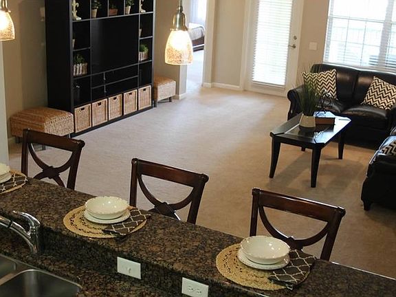 4th image of 4804 Cayview Ave #205