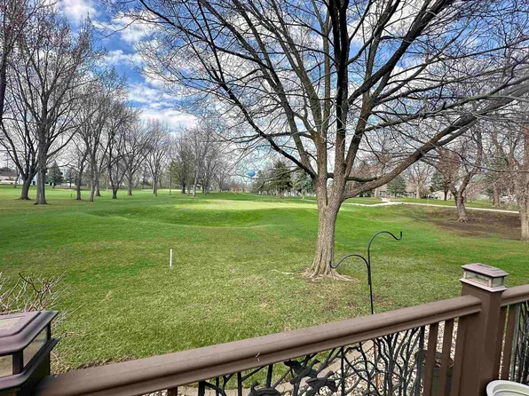 203 Emerald Meadows Dr, Arnolds Park, IA 51331
