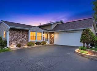 1375 Borden Dr, Elgin, IL 60120