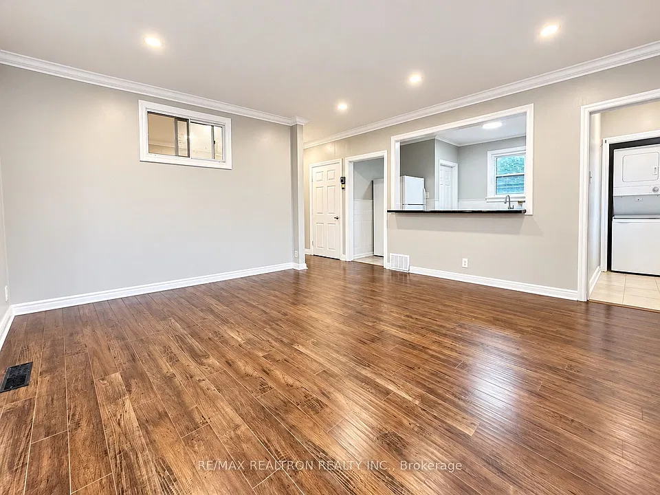 73 N Woodrow Blvd #MAIN FLOOR