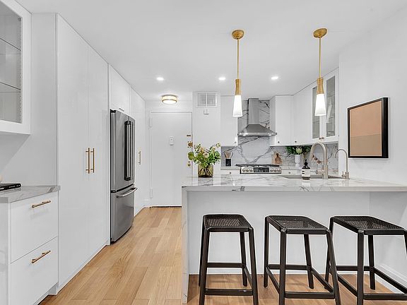 2nd image of 7 E 14th St APT 428