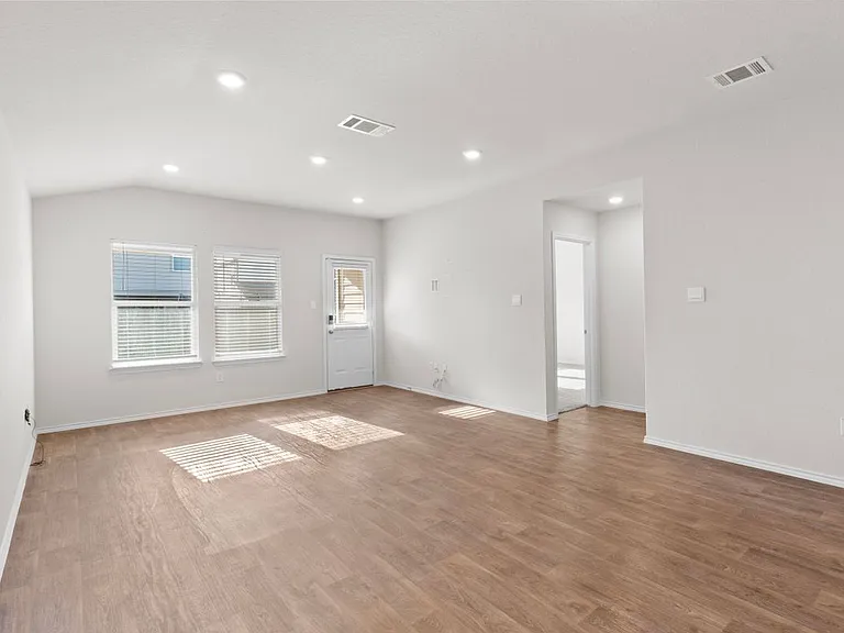 3303 Mission Riv — Photo 10