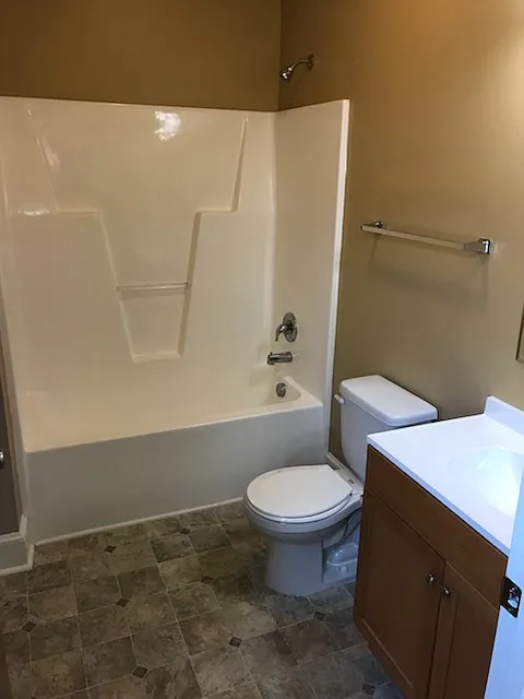 2 bed, $750 — Photo 2