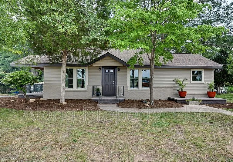 1813 Old Easley Bridge Rd — Photo 1