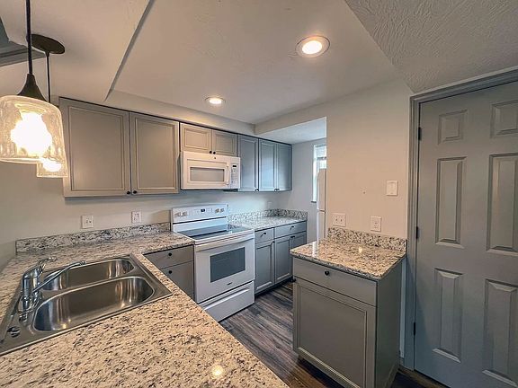 5th image of 2323 E Cherry St #F