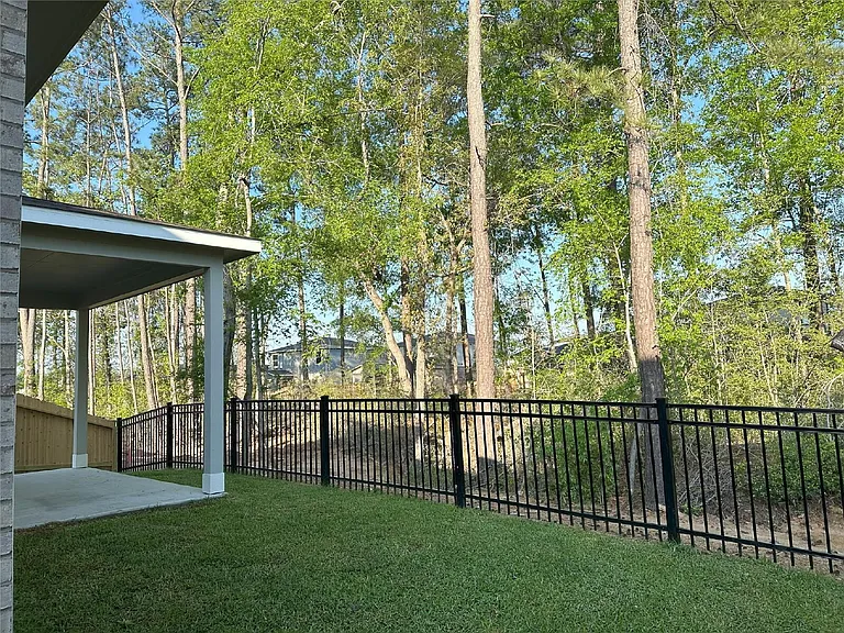 64 Valiant Ridge Trl — Photo 16