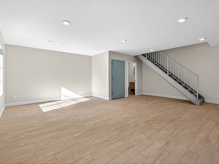 376 Baltic St #1B — Photo 4