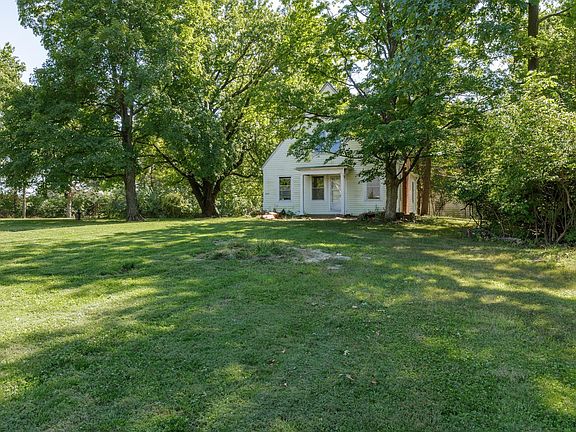 5th image of 2238 Mueller Ln