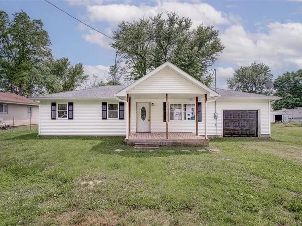303 E Howard St, Pleasant Hill, IL 62366