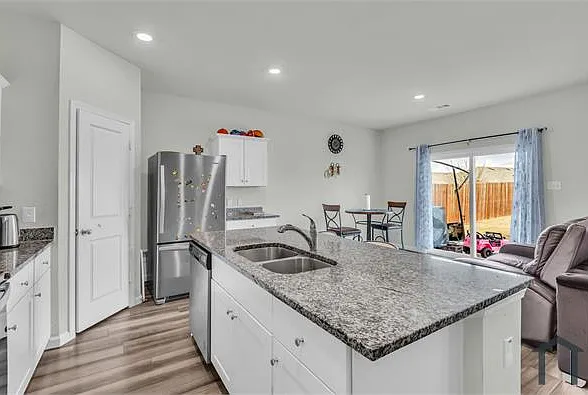 6102 Harrah Ln — Photo 11