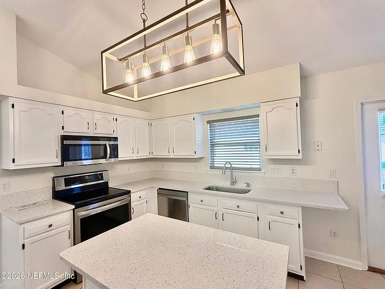 8796 Chambore Dr — Photo 9