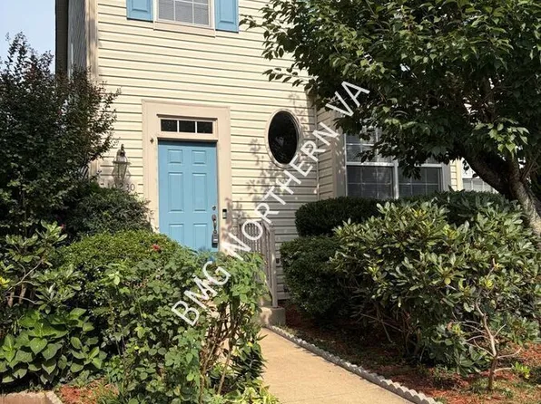 10230 Magnolia Grove Dr, Manassas, VA 20110