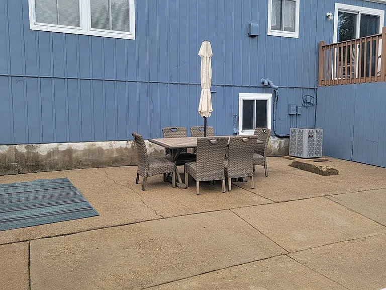 1349 Jennings Ct — Photo 25