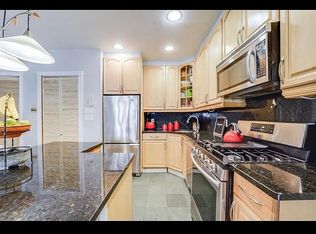 556 1st St APT 8, Hoboken, NJ 07030
