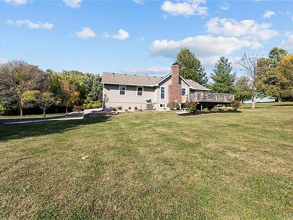 3rd image of 8315 Kara Ln