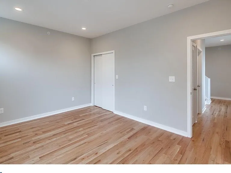 1846 E Cumberland St — Photo 12