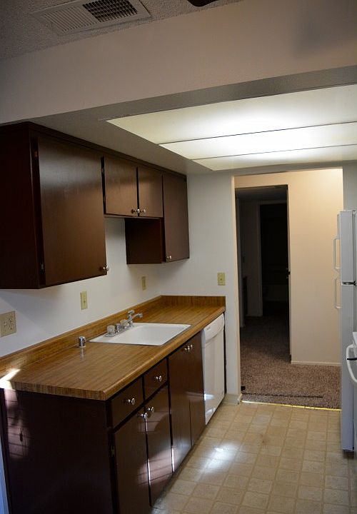 1st image of 328 Northbank Ct APT 42