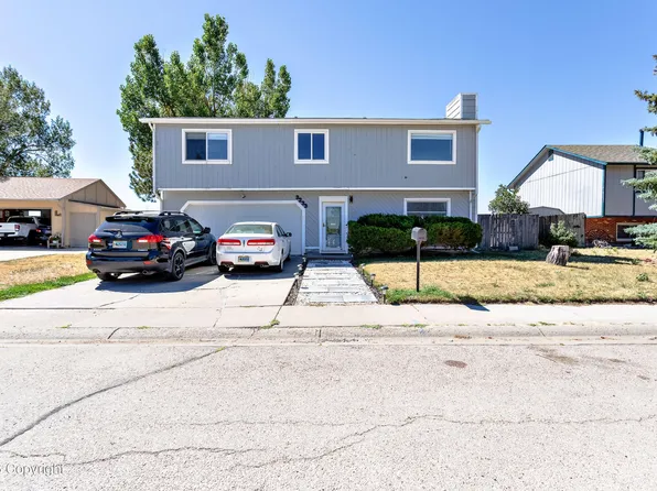3233 Watsabaugh Dr, Gillette, WY 82718