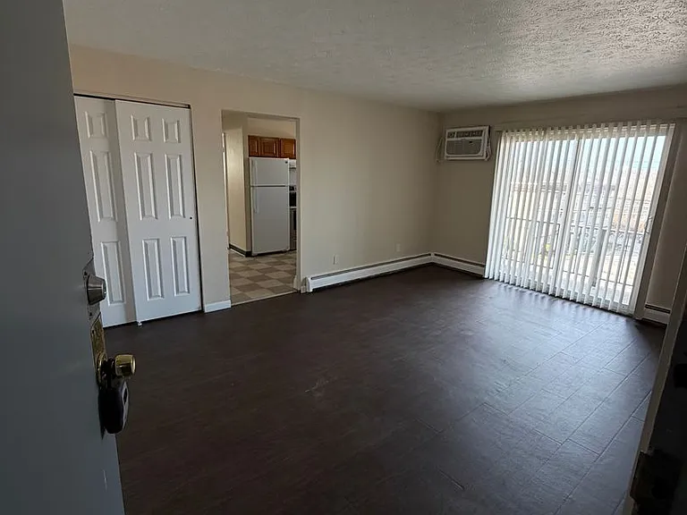 2679 Montana Ave — Photo 2