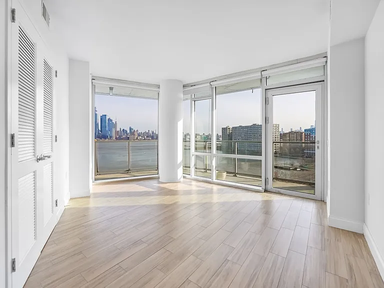 1702 Park Ave #817 — Photo 4