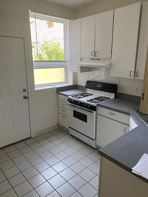 1st image of 5050 N Glenwood Ave APT 1E