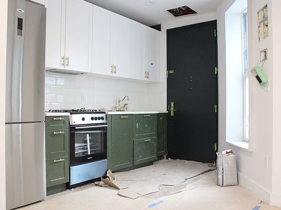 2nd image of 473 Park Pl #35B