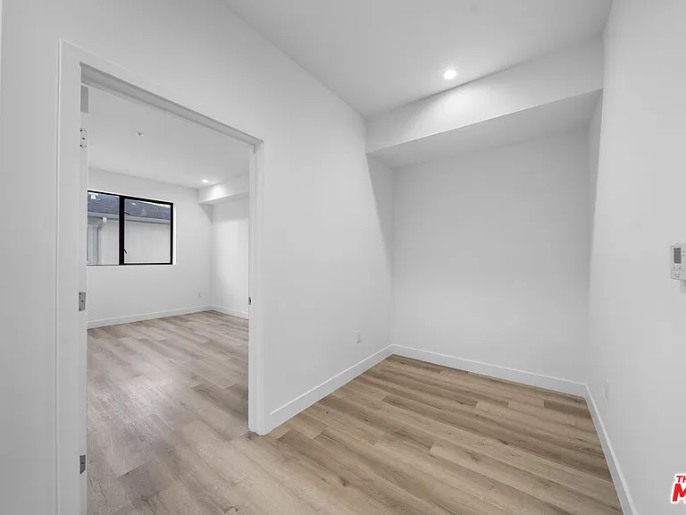 5612 Lexington Ave #203 — Photo 8