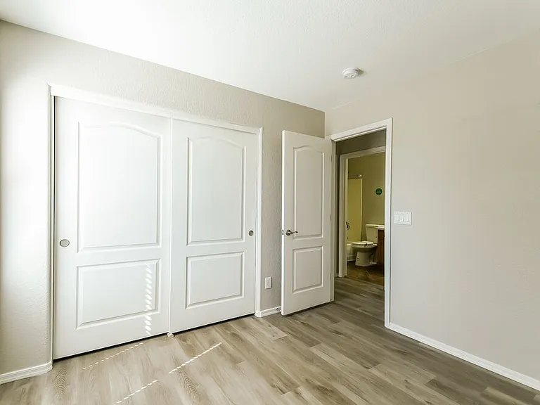 2437 W Running Deer Trl — Photo 13