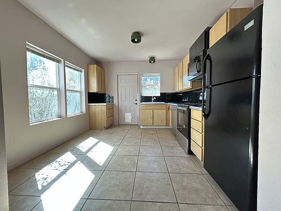 4th image of 3118 37th St
