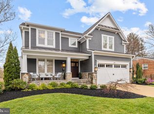 809 Meadow Ln SW, Vienna, VA 22180