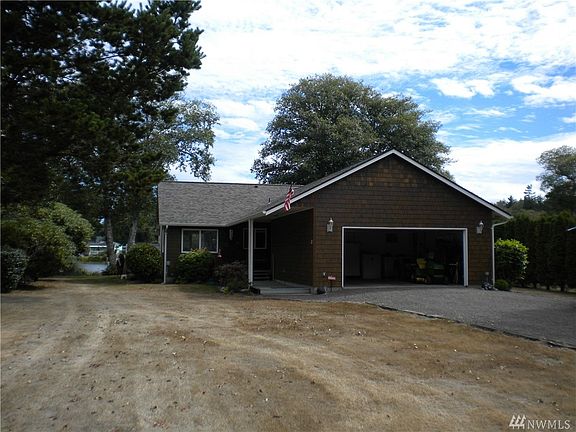 2nd image of 24122 Birch Pl