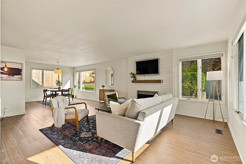 4th image of 502 3rd Avenue N
