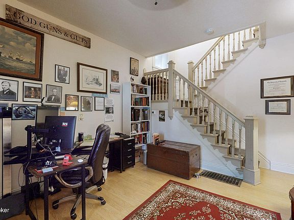 5th image of 628 W Ormsby Ave