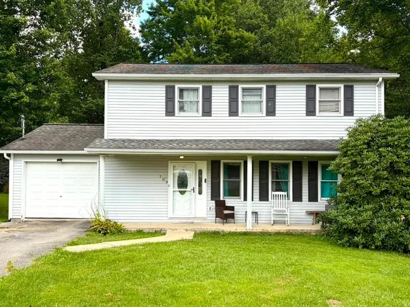 709 Jamescrest Dr, Beckley, WV 25801