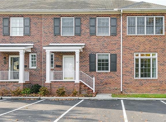 2nd image of 52 E Lock Ln #52