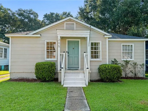 205 Pinehill Dr, Mobile, AL 36606