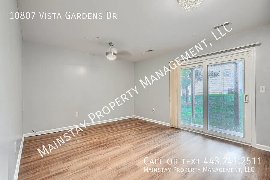 Spacious and Updated 3 Bed 2 Full 1 Half Bath Townhome in Bowie! — Photo 4