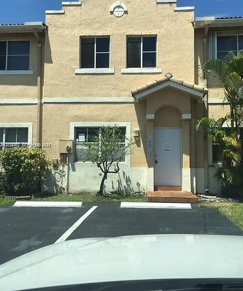 16614 NW 72nd Pl — Photo 1