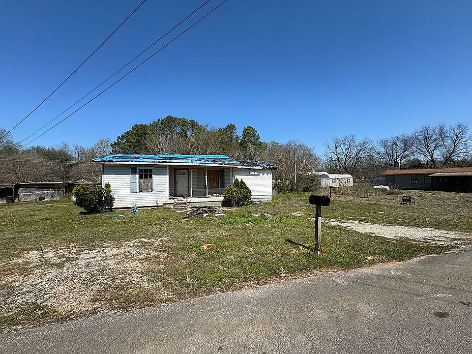 2nd image of 209 2nd Ave